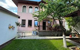Apartments Music, Garden And Free Parking